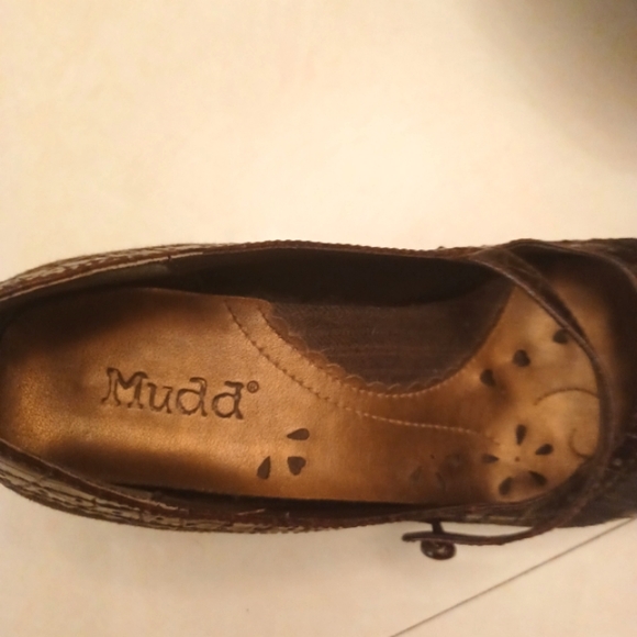Women's Mudd Brown Dress Shoes - Picture 6 of 12